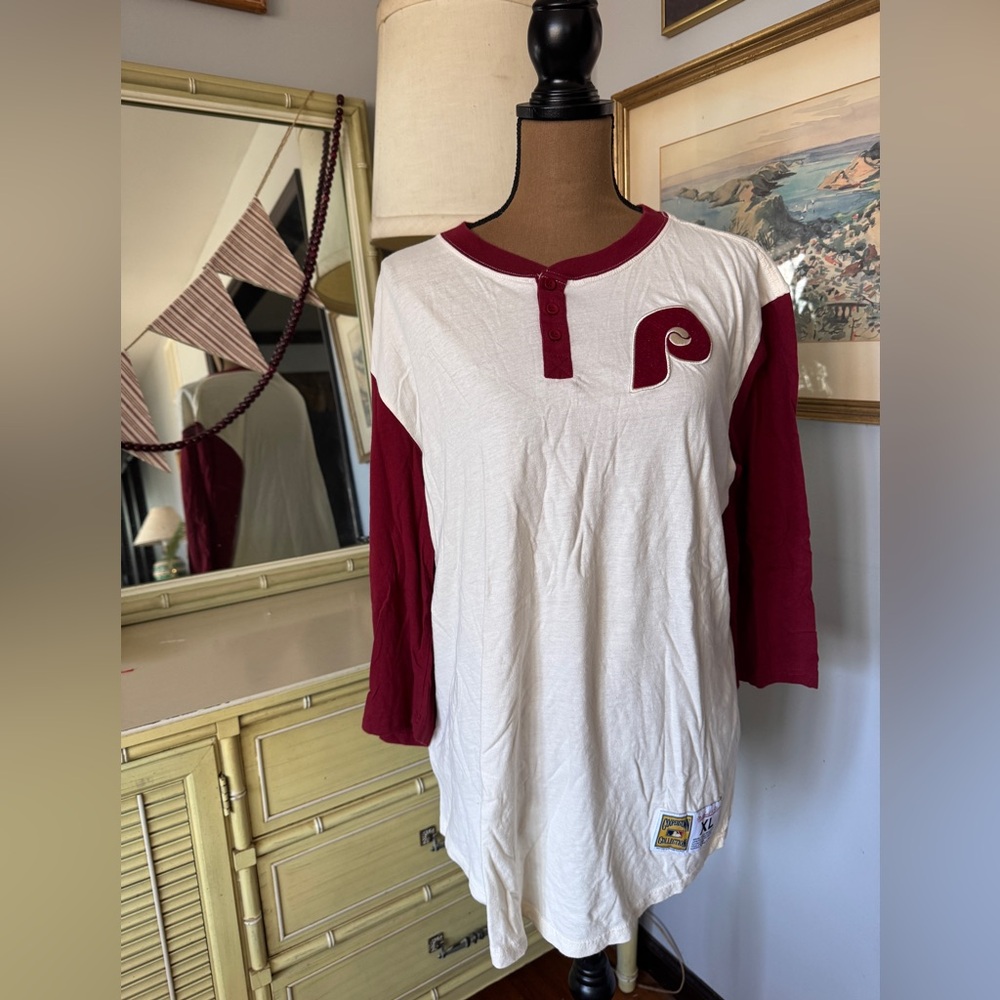Mitchell & Ness White and Maroon Raglan Henley Top